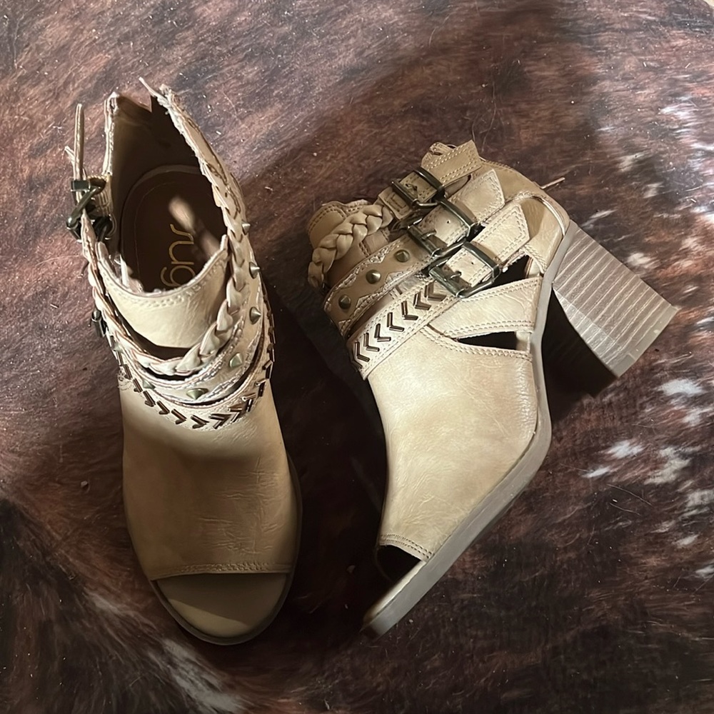 Peep Toe Heel